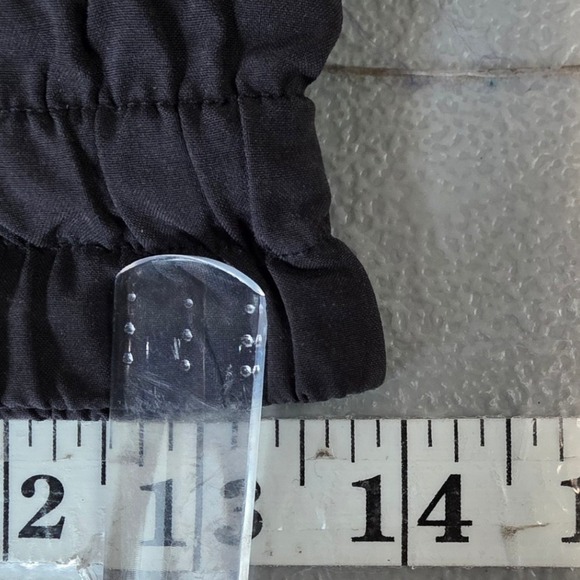 Lululemon Womens 8 Black Tracker Short V 4" Inseam - Picture 8 of 12